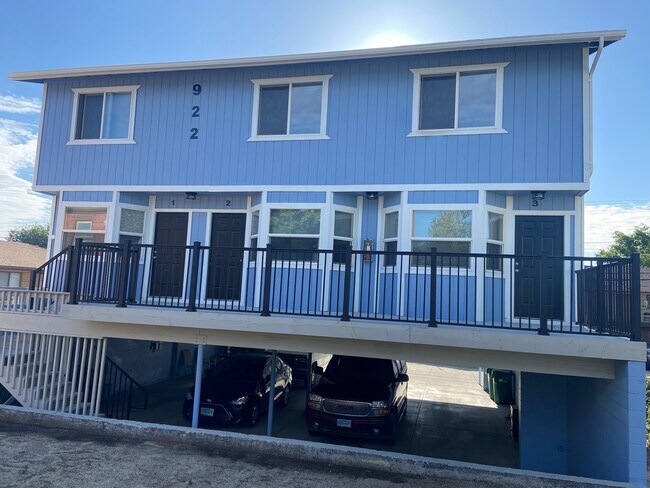 922 Plumas Front - 922 Plumas St