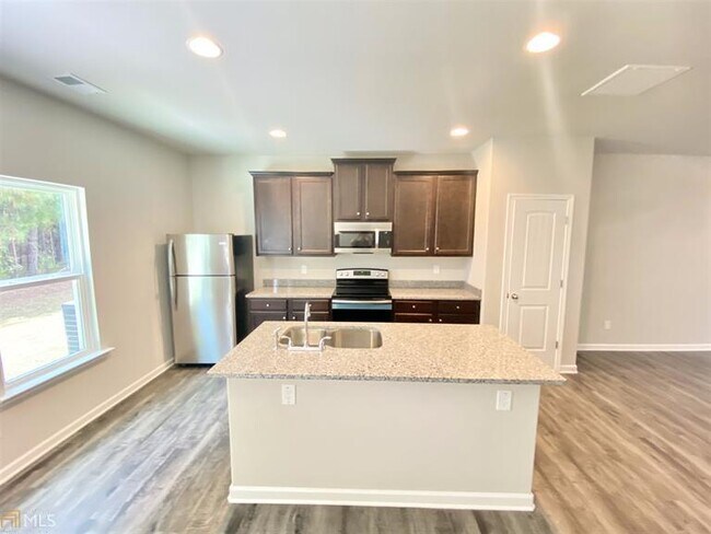 Building Photo - 6132 Oakley Rd