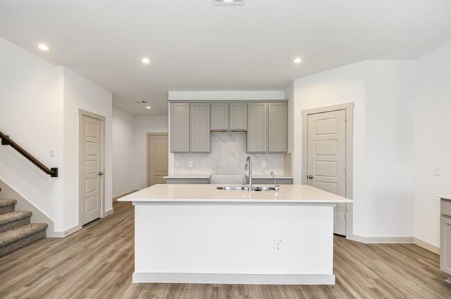 Building Photo - 7918 Brumly Ln