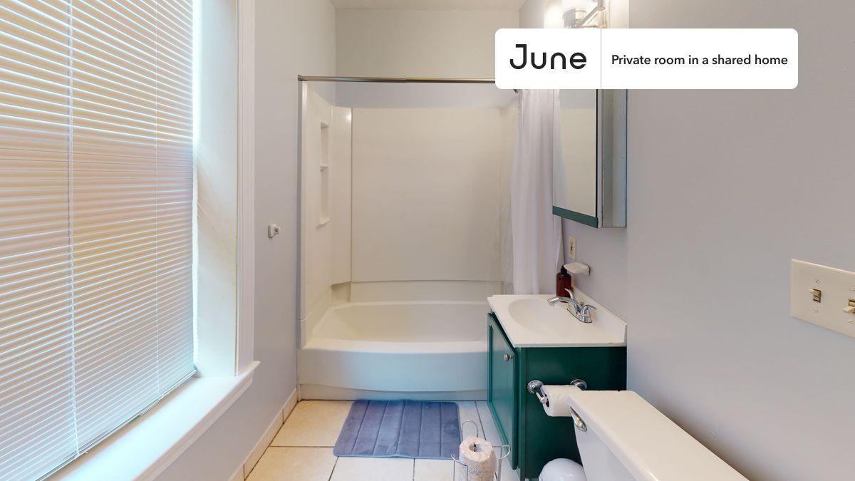 Building Photo - Room in Shared 4 bed/2 bath home