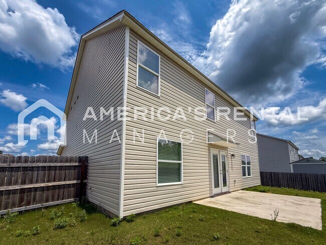 Building Photo - Move-in Special! Beautiful 5 Bed, 2 Bath h...