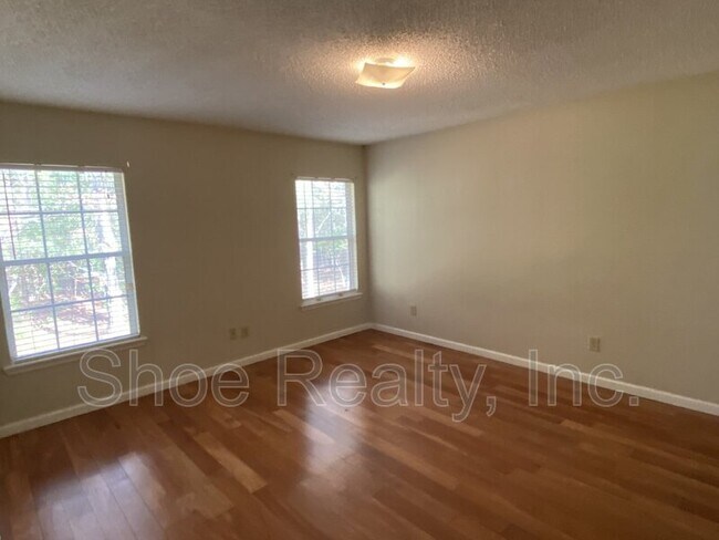 Building Photo - 7751 Fawn Lake Dr S