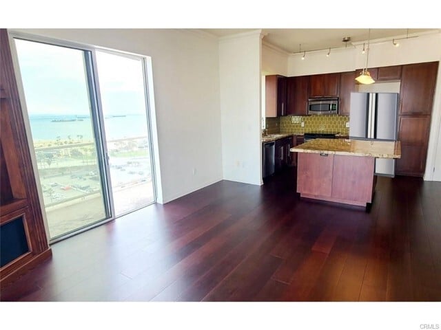 Building Photo - 488 E Ocean Blvd