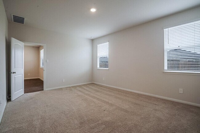 Building Photo - 224 Briggs Ln