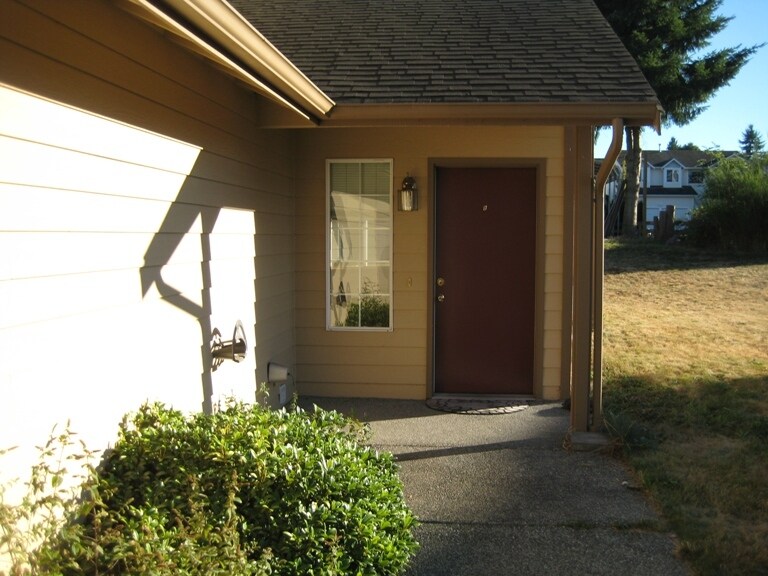 Building Photo - 18901 24th Ave W