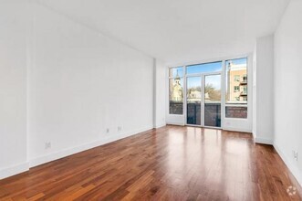 Building Photo - 2 bedroom in Brooklyn NY 11211