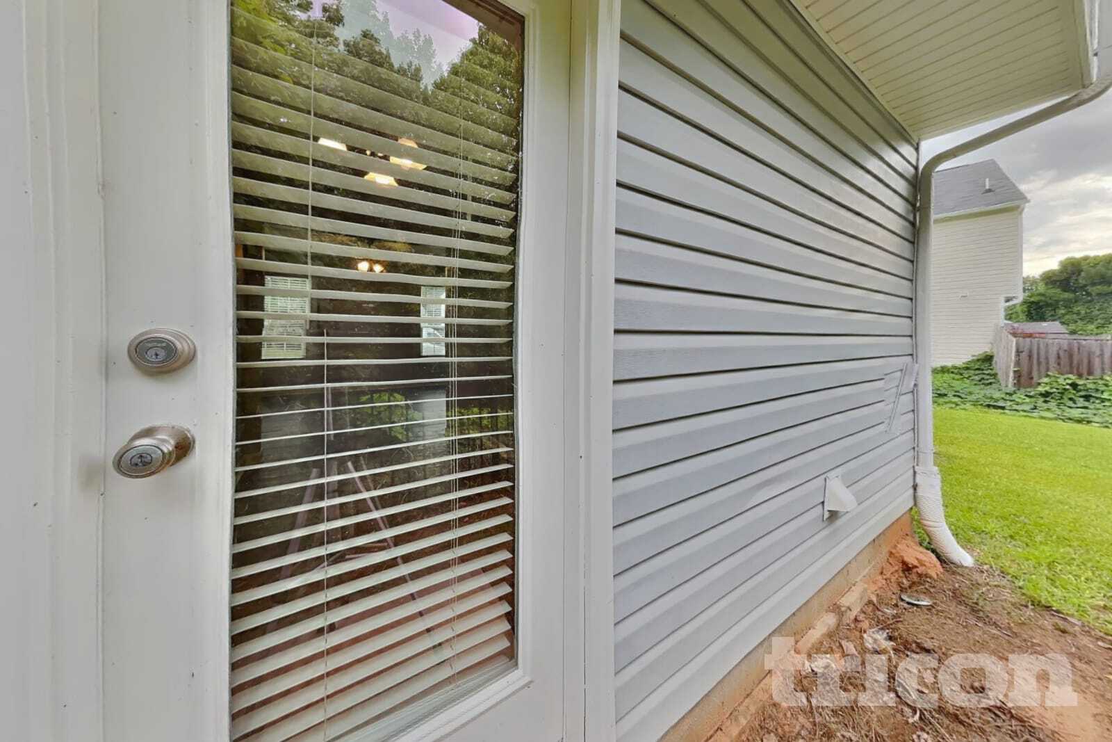 Building Photo - 427 Randolph Dr