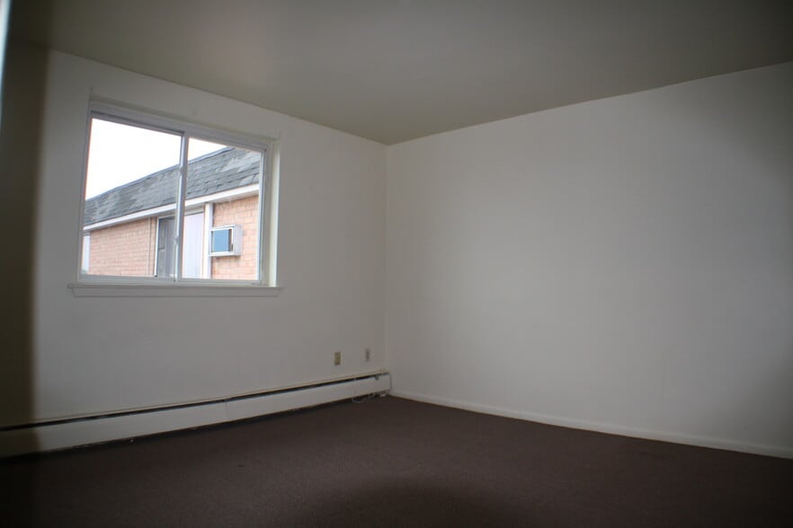 Building Photo - 104 S Franklin St