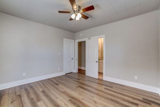Building Photo - Dreamy Craftsman 3/2 Expertly Remolded