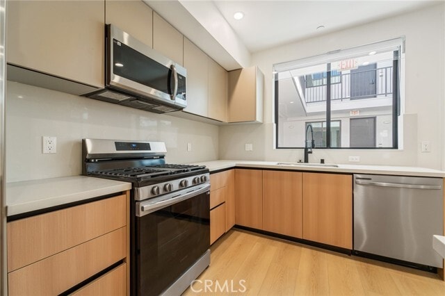 Building Photo - 7510 Sepulveda Blvd