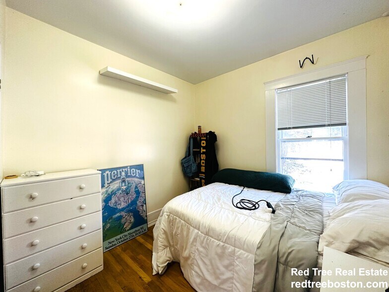 Building Photo - 28R Cherry St