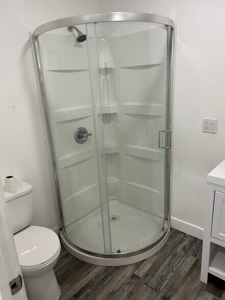 Building Photo - 4600 W 170th St