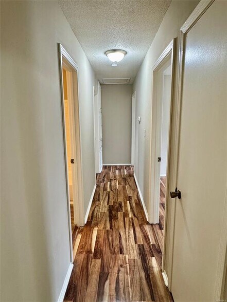 Building Photo - 523 Placid Dr