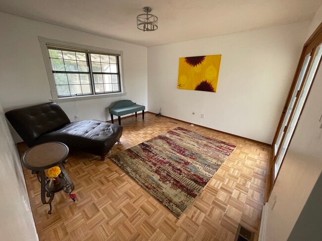 Building Photo - 104 S Tumbleweed Trail