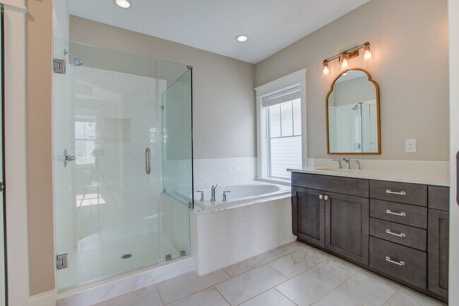 Building Photo - 1636 Juliana St