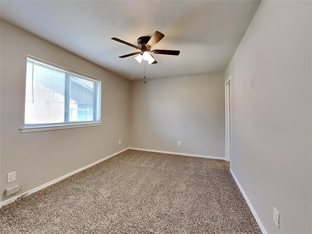 Building Photo - 2116 Crockett Dr