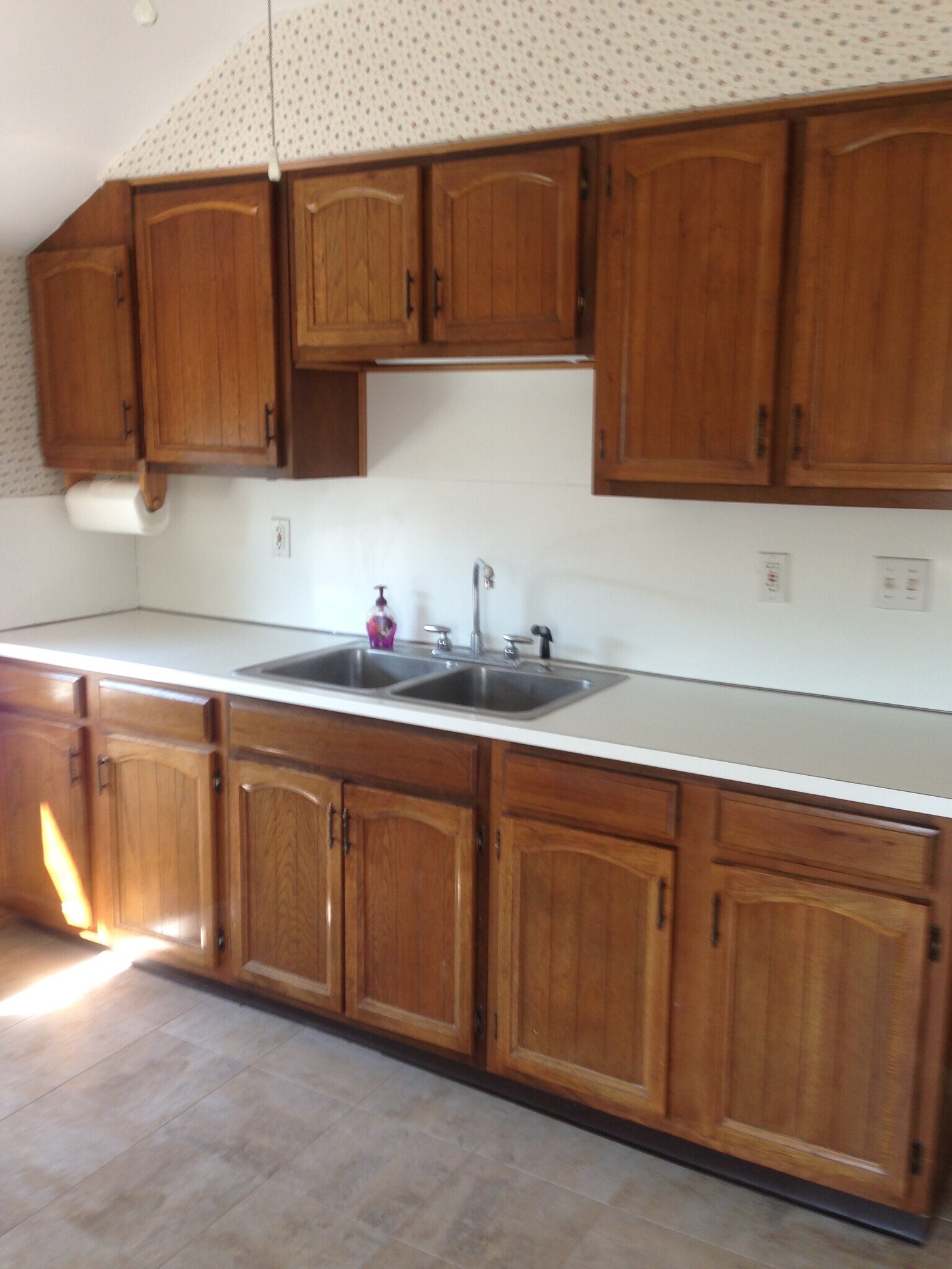 Eat in Kitchen , Cabinets are in the process of being updated. - 22 1/2 Rena St