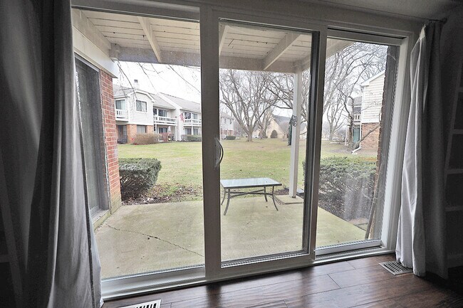 Building Photo - 48 Lambert Dr