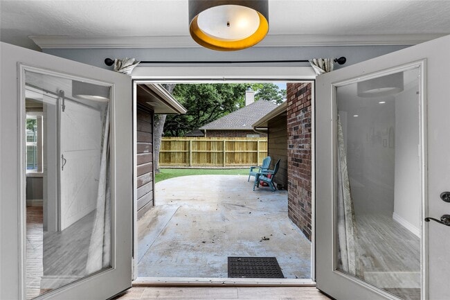 Building Photo - 112 April Wind Dr E