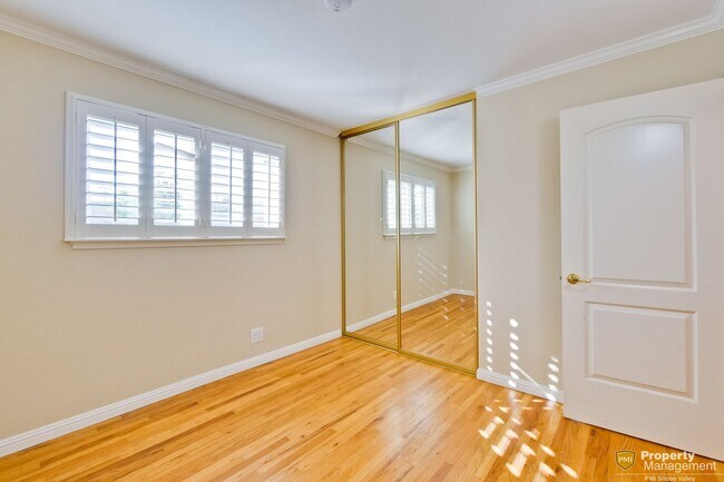 Building Photo - Stylish San Jose Home and Private Yard
