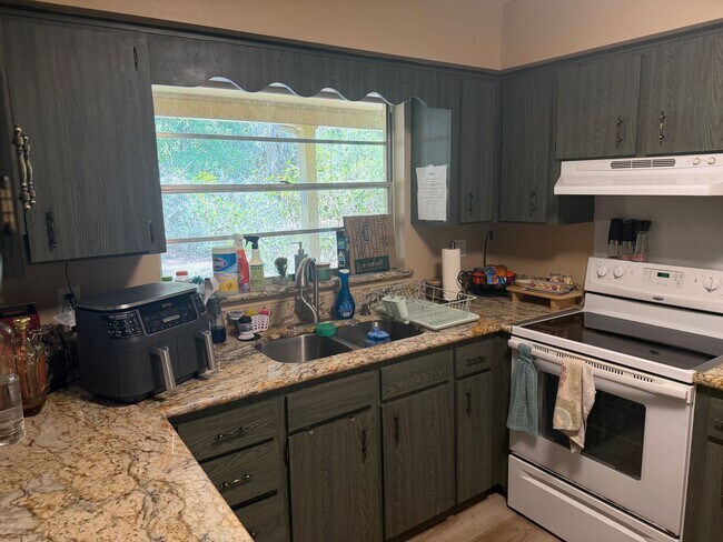 Building Photo - Beautiful 3 Bedroom 2 Bathroom House!!!