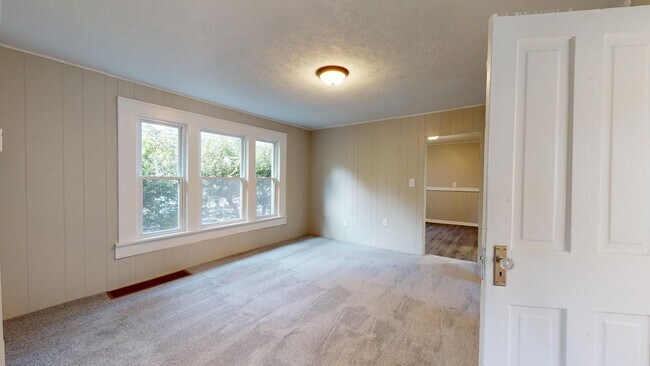 Building Photo - Cudell neighborhood - 2 bedroom/1 bathroom, Single Family Home