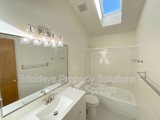 Building Photo - 7993 Scarborough Dr