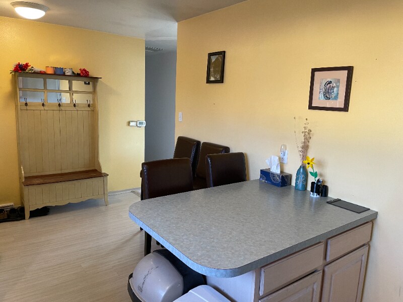 Building Photo - 5340 Vale Dr