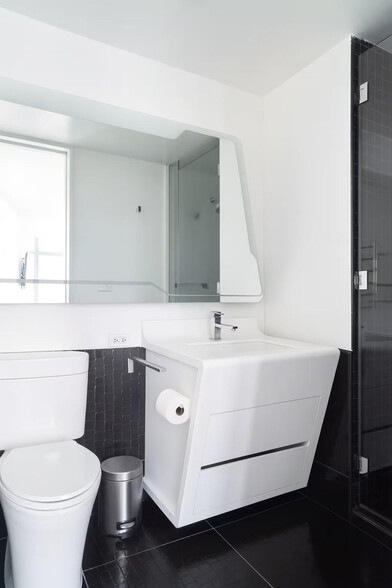 Building Photo - 76 Trinity Pl