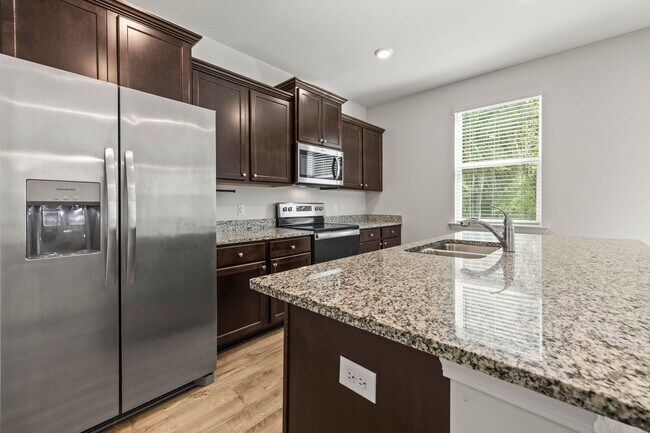 Building Photo - 4 Bedrooms Plus an Office on Cul De Sac