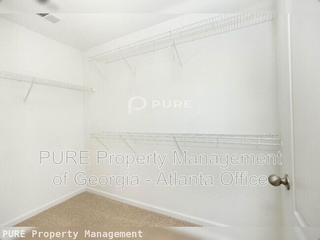 Building Photo - 5905 Oakbrook Lake Ct
