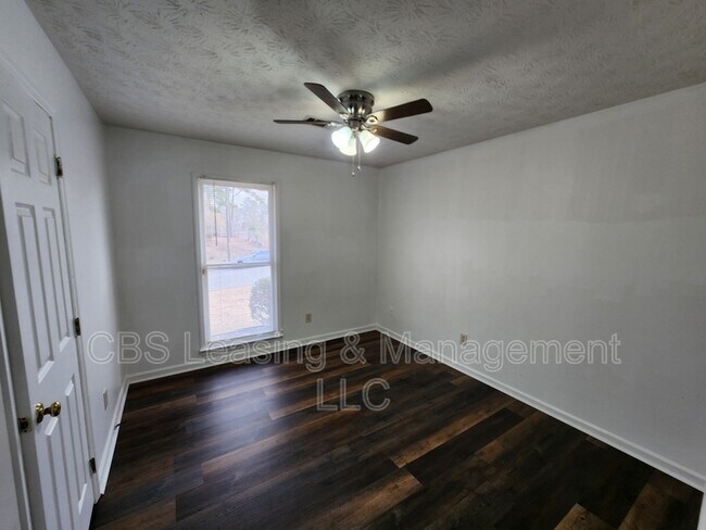 Building Photo - 710 Rodney St