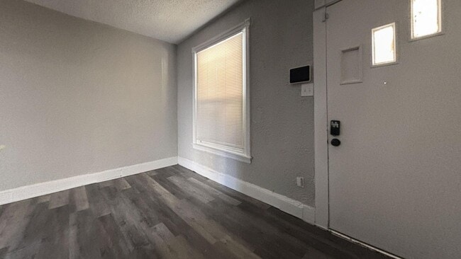 Building Photo - Quaint Two Bedroom Home in Overbrook with NEW Floors and Kitchen!