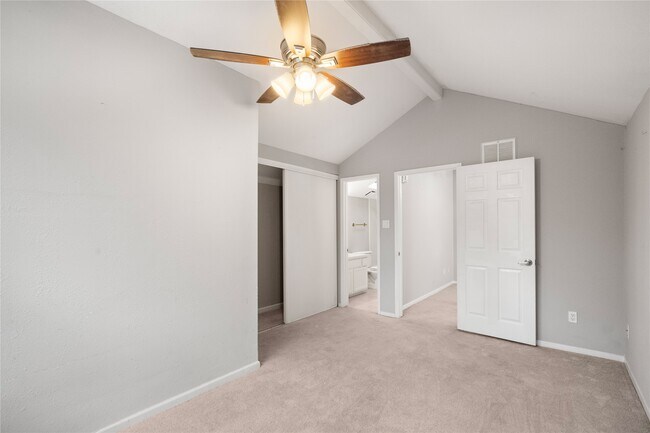 Building Photo - 54 Sawmill Grove Ln