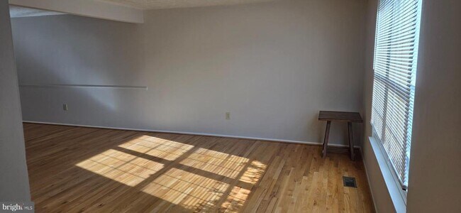 Building Photo - 10129 Peanut Mill Dr