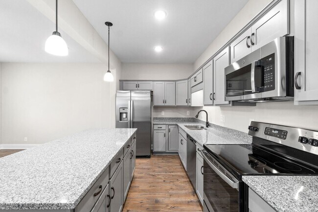 Building Photo - Pet Friendly Three Bedroom!