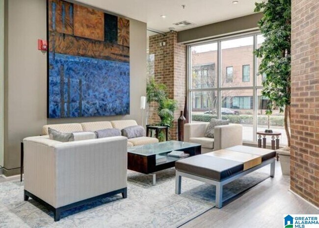 Building Photo - 401 20th St S