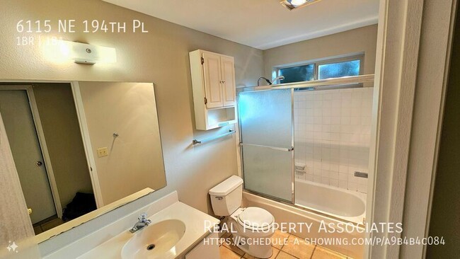 Building Photo - Quiet Apartment in Kenmore *Covered Parkin...