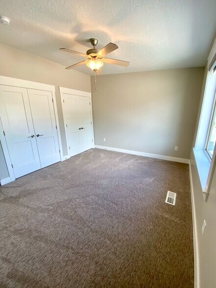 Building Photo - 10439 S Beetdigger Blvd