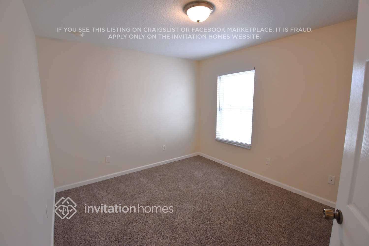 Building Photo - 3419 Santa Monica Dr