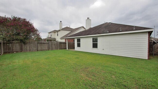 Building Photo - 1319 Colonial Manor Dr