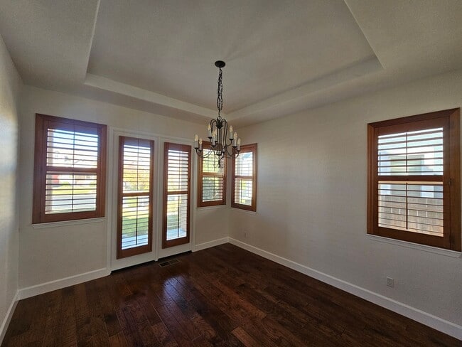 Building Photo - Beautiful Executive Home In Gated Community