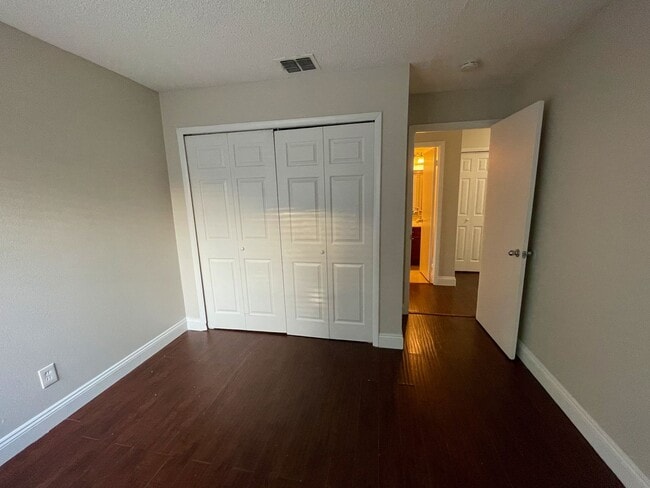 Building Photo - Dockside 2 bed/ 2 bath with Scenic Balcony