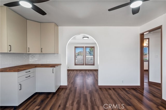 Building Photo - 881 W Upland Ave