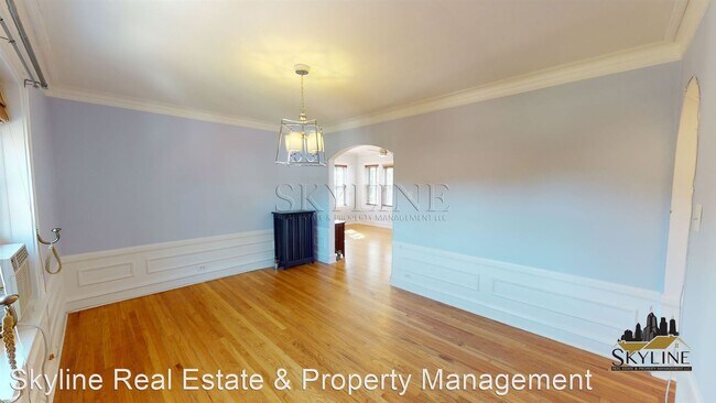 Building Photo - 1311 Monroe St