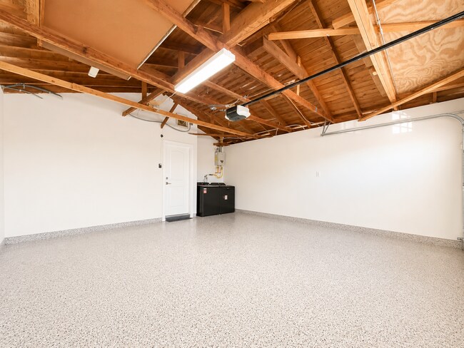 Building Photo - 404 Garda Ave
