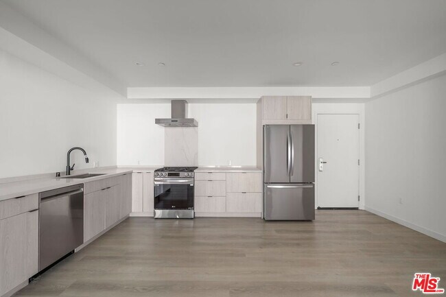 Building Photo - 3755 S Canfield Ave