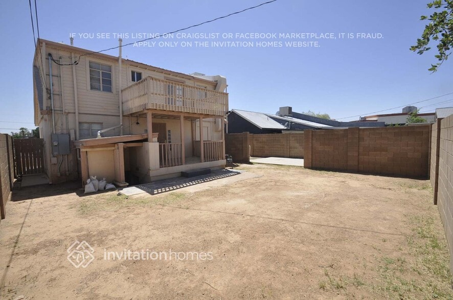 Building Photo - 806 E Amelia Ave