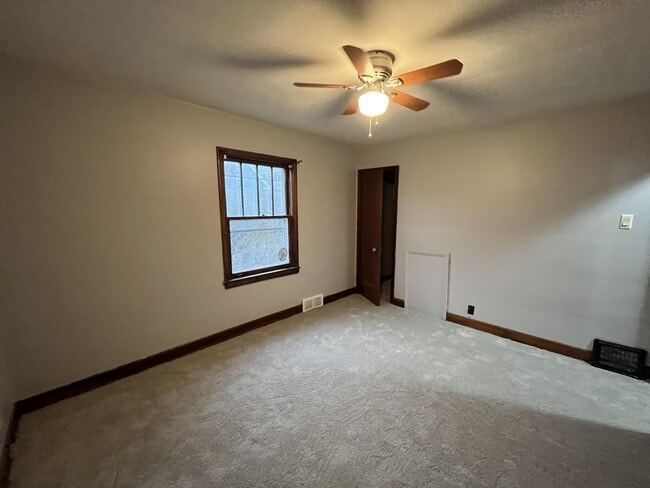 Building Photo - 487 25th St