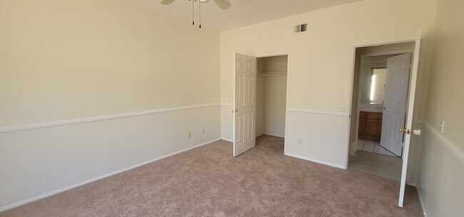 Building Photo - 7425 Bear Creek Ct